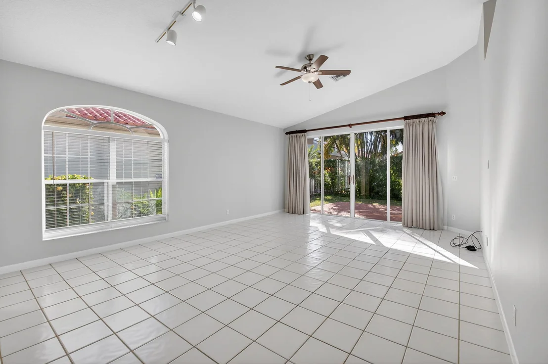 Photo of 3958 Redondo Way