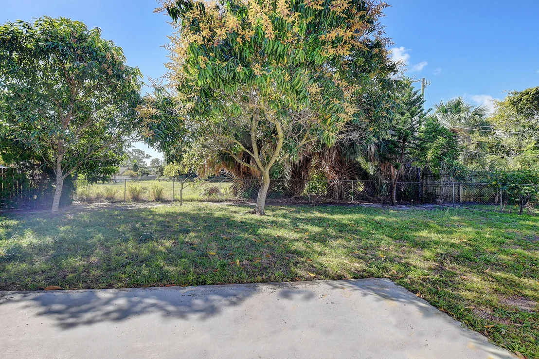 Photo of 742 W Ocean Drive