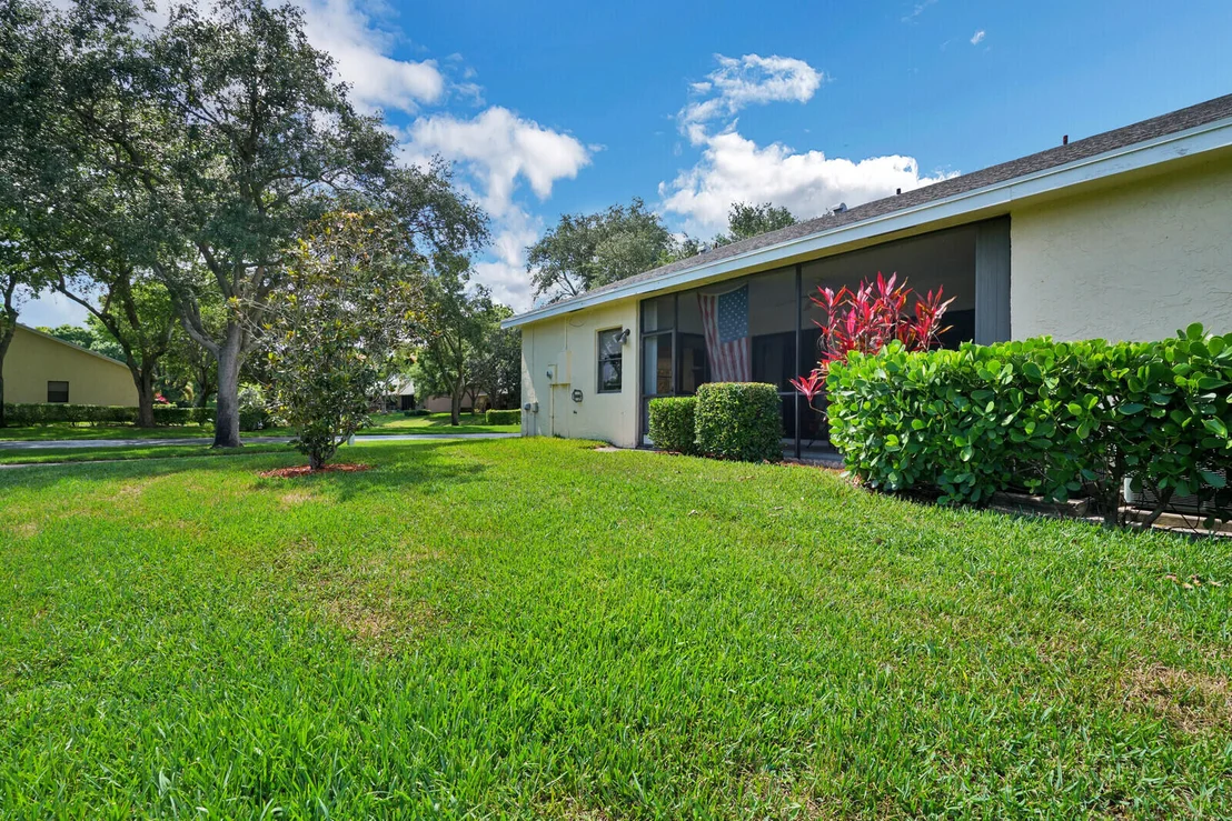 Photo of 10930 Lake Front Place