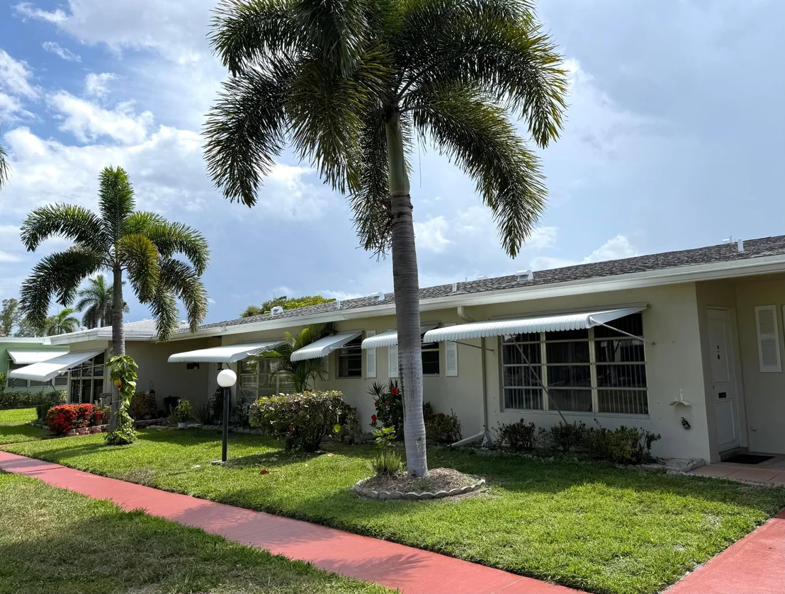 Photo of Unit B at 200 Pine Point Drive