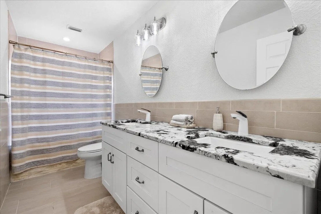 Photo of 5774 Sun Pointe Circle