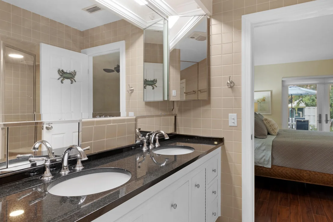Photo of 3240 Lakeview Drive