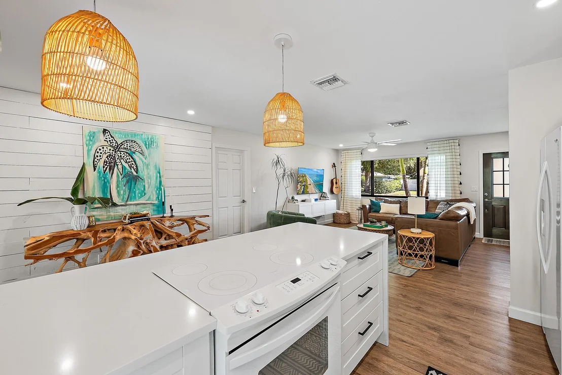 Photo of 925 Lighthouse Drive