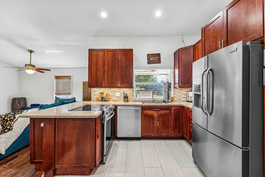 Photo of 838 NW 9th Way