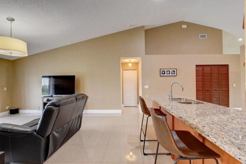 Photo of 11080 Lakeaire Circle