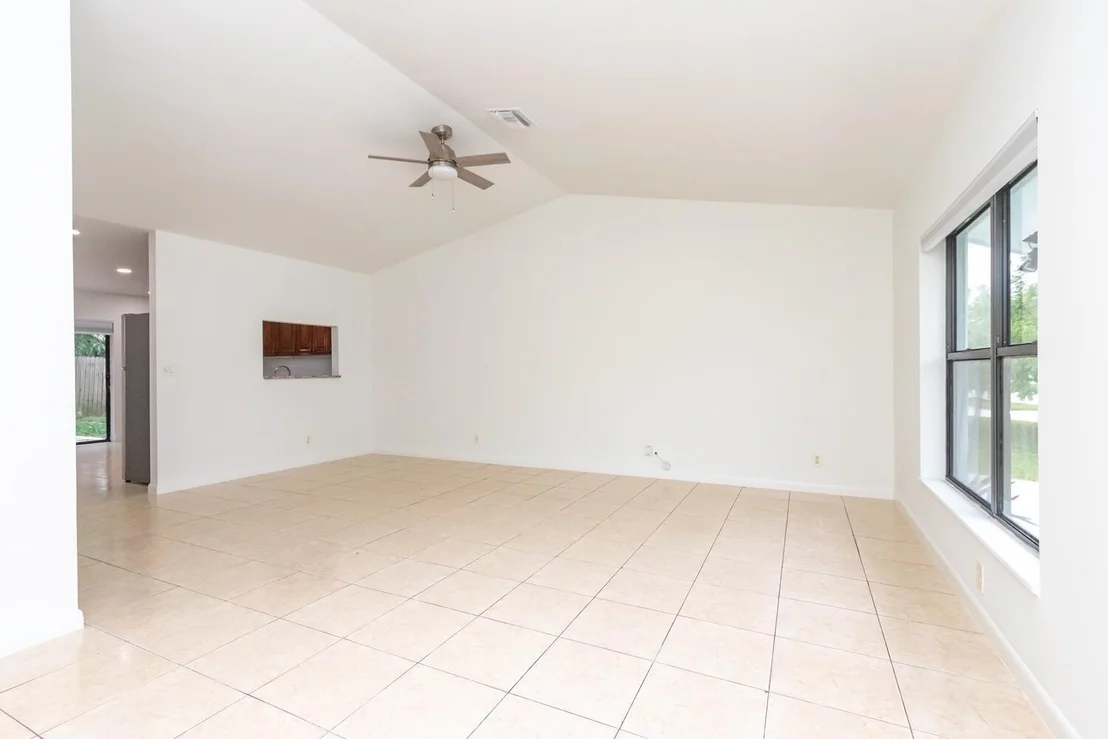 Photo of 5790 Ithaca Circle E