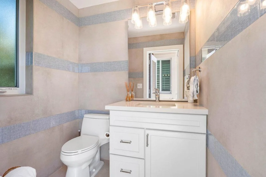 Photo of 2160 SE Golfview Lane