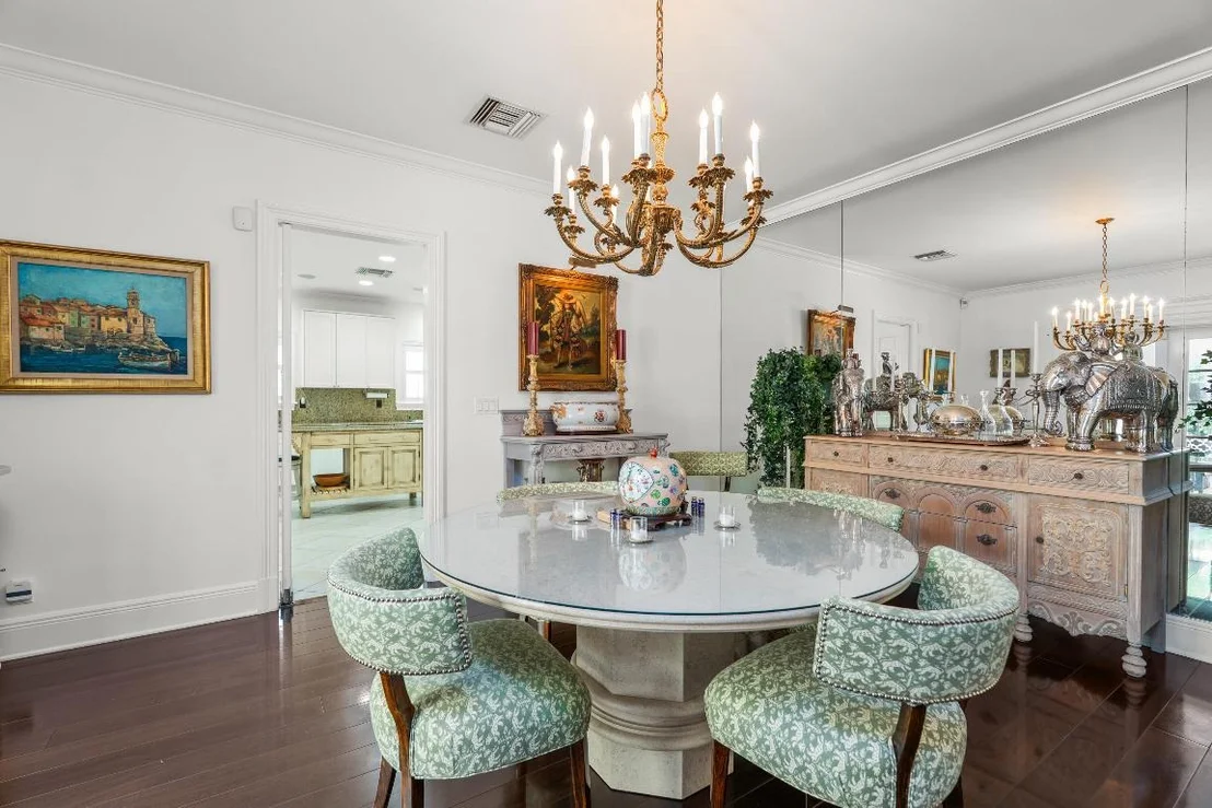 Photo of 232 W Indies Drive
