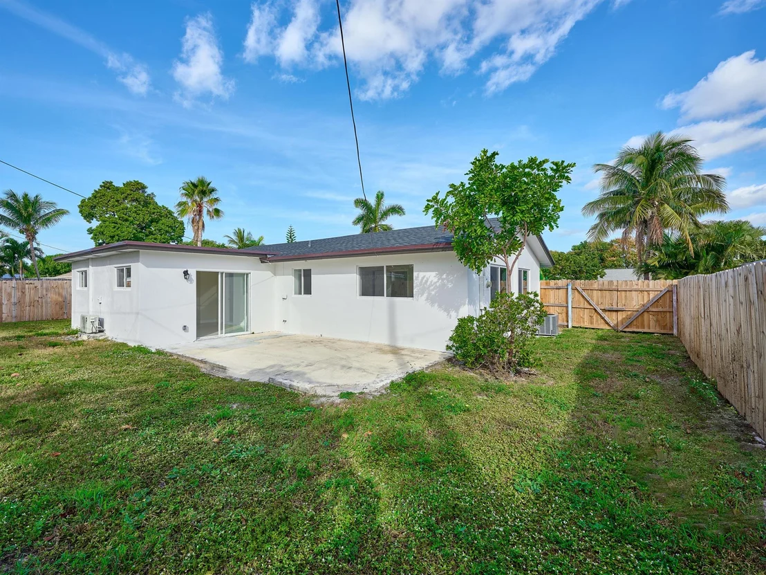Photo of 168 SE 27th Place