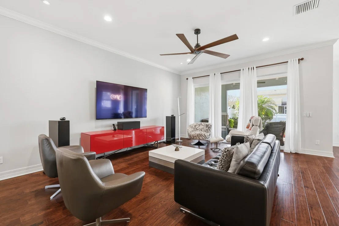 Photo of 1358 Community Drive