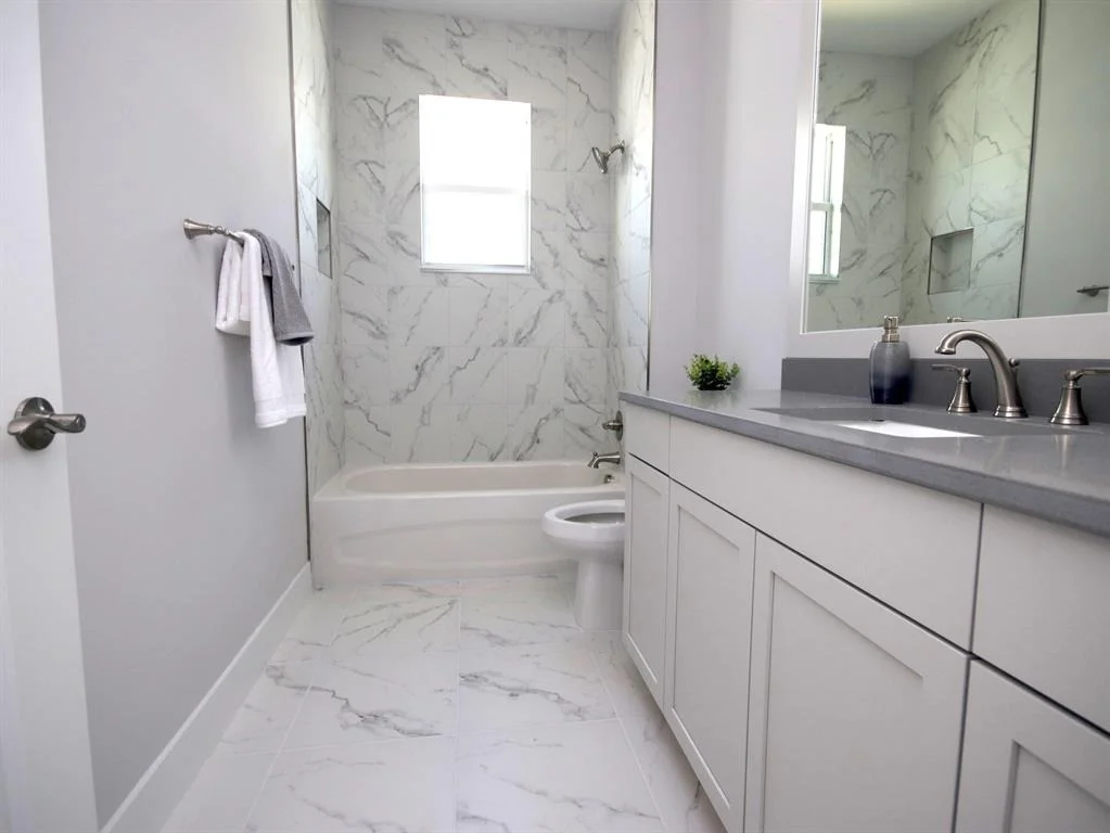 Photo of 2128 Falls Manor