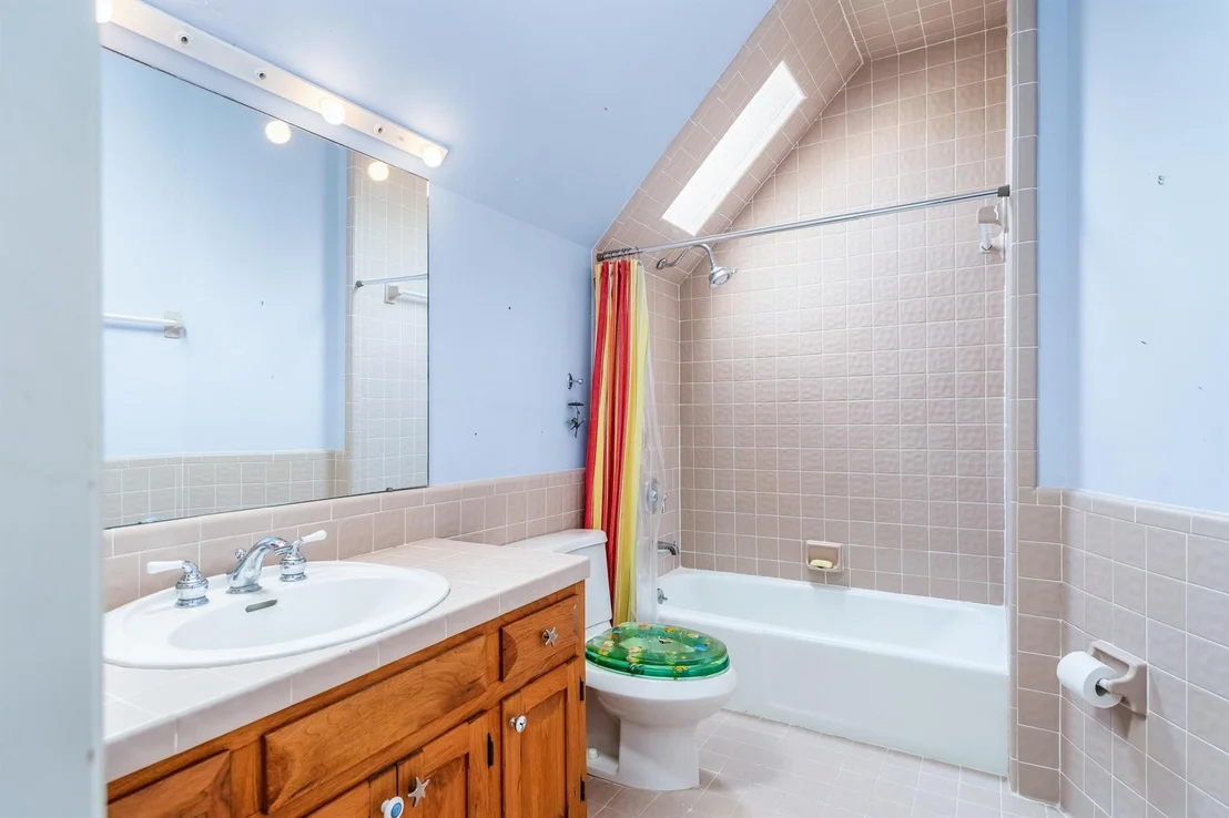 Photo of 1086 Winding River Road