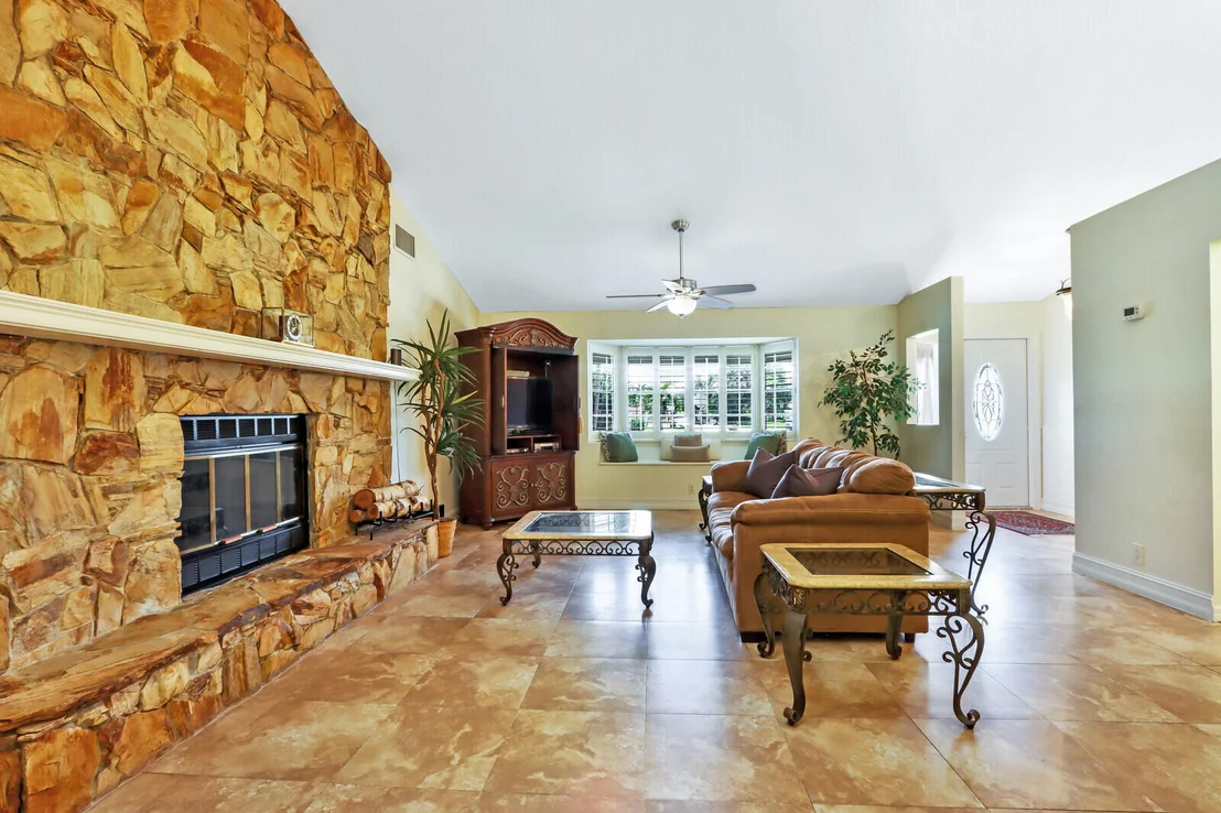 Photo of 713 Warren Drive