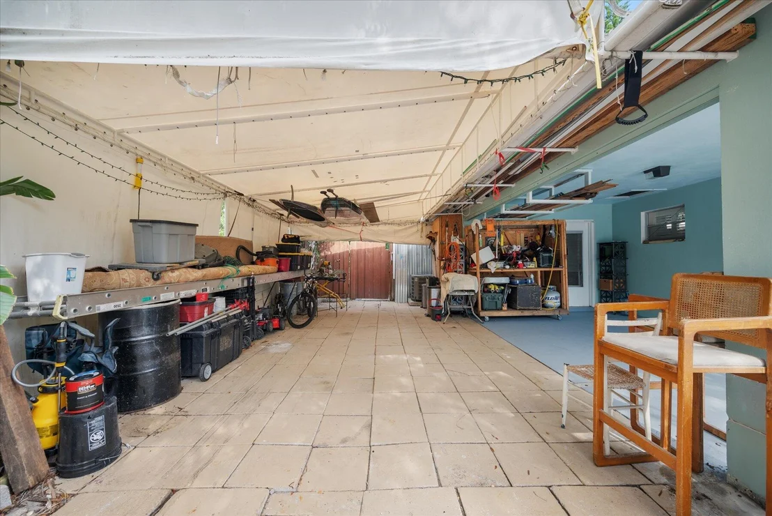Photo of 117 E Riverside Drive