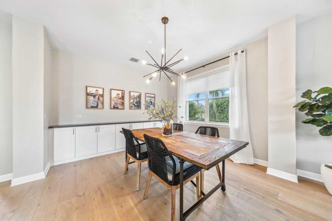 Photo of 423 Meadowlark Drive