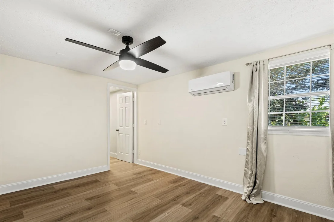 Photo of 333 SW Manor Drive