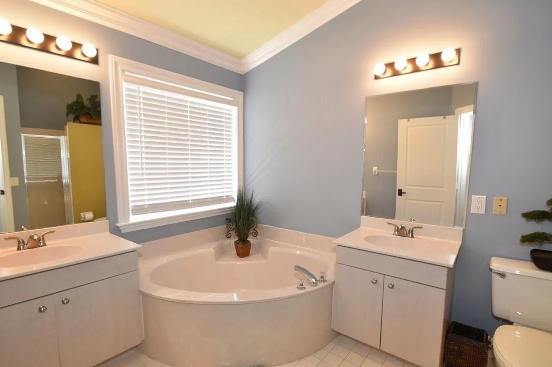 Photo of 4699 NW 7th Place