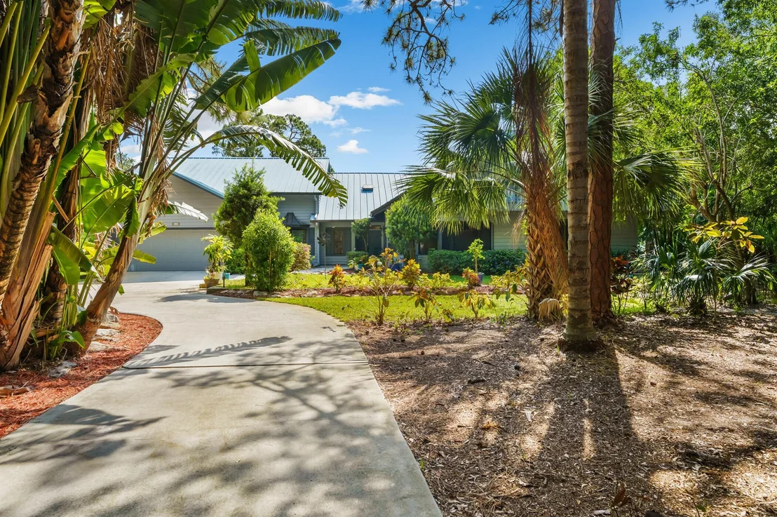 Photo of 420 Sopwith Drive