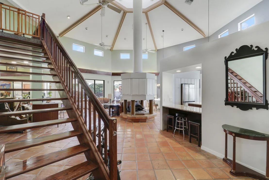 Photo of 204 CHINOOK Lane