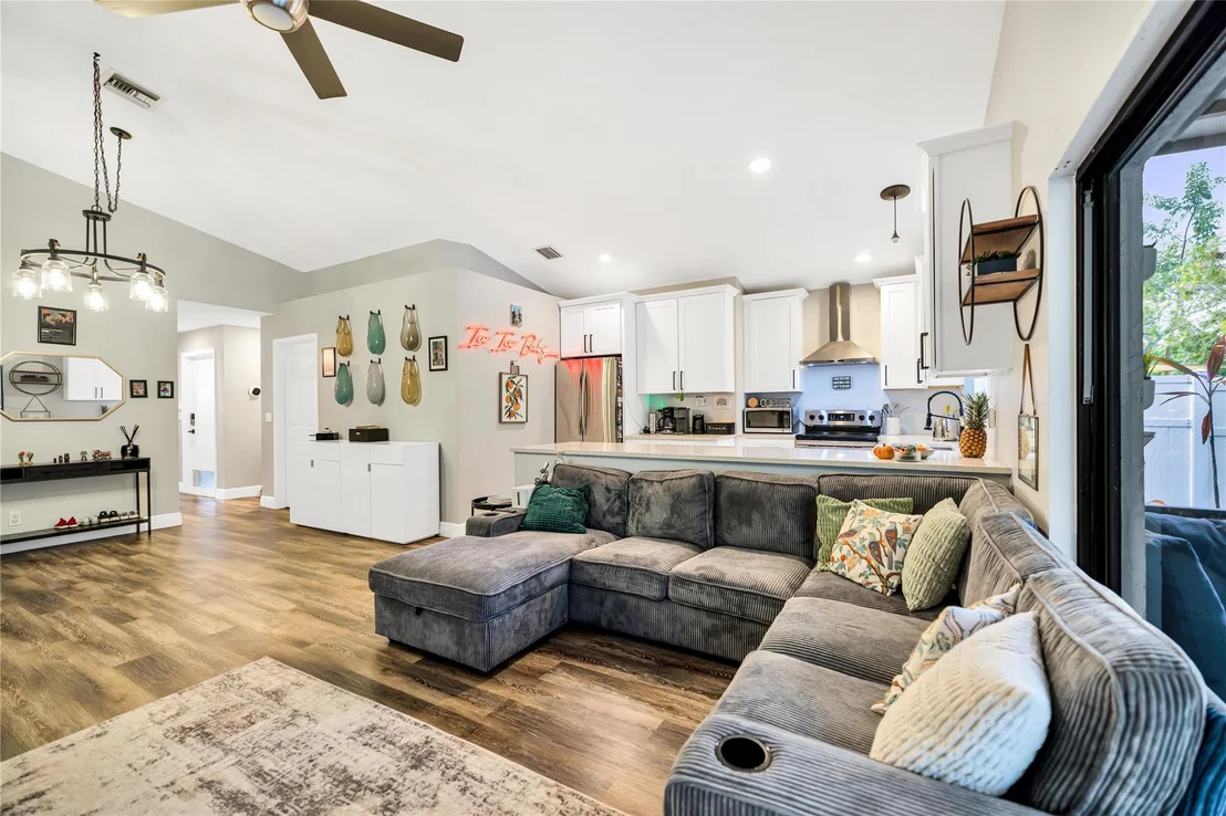 Photo of 5568 American Circle