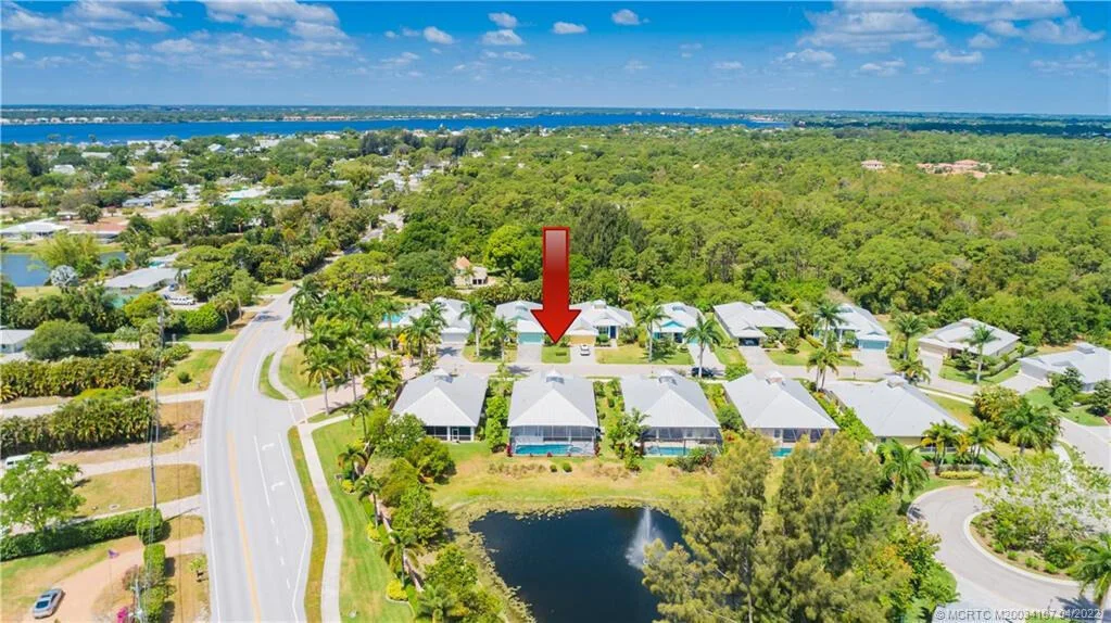 Photo of 2431 NW Hummingbird Circle