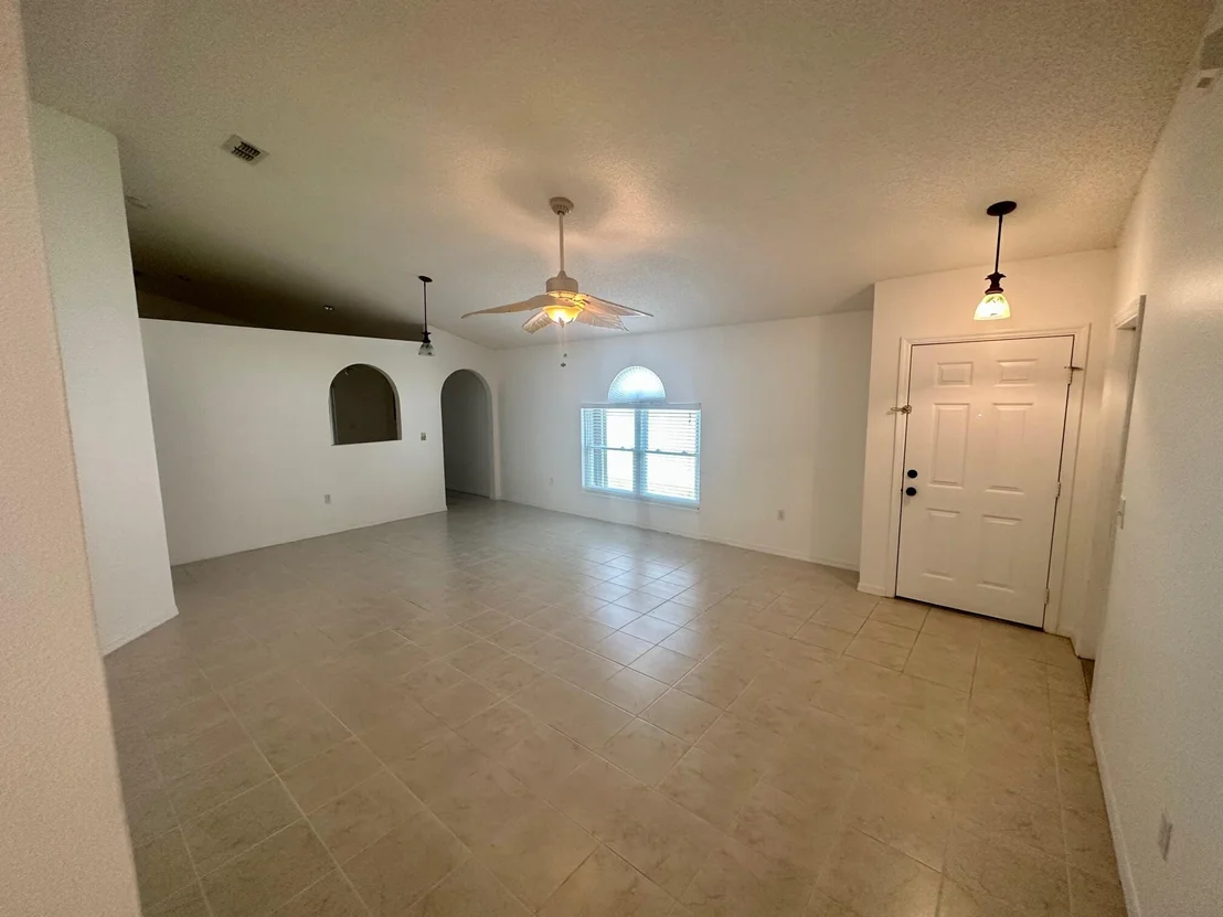 Photo of 2089 Redwood Circle NE