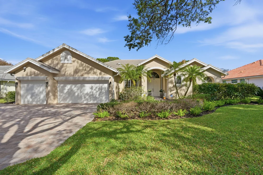 Photo of 159 N River Drive E