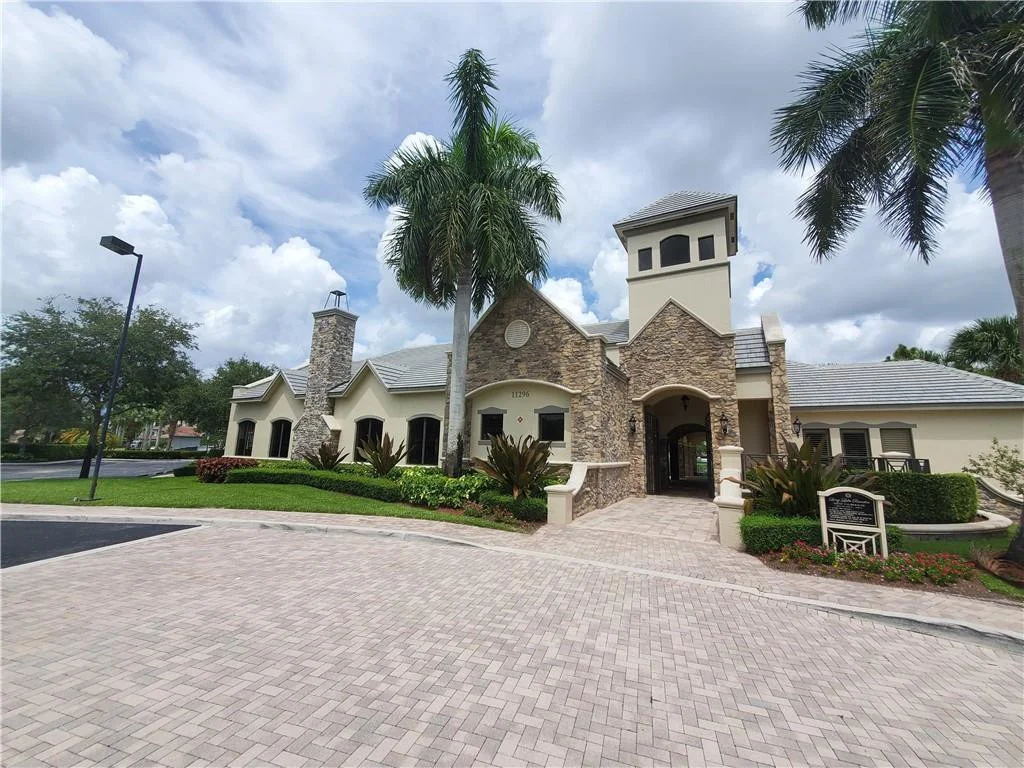 Photo of 2916 Juniper Lane