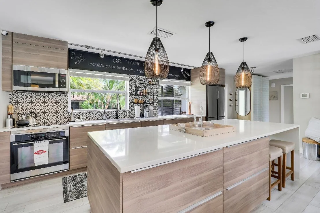 Photo of 1221 Morse Boulevard