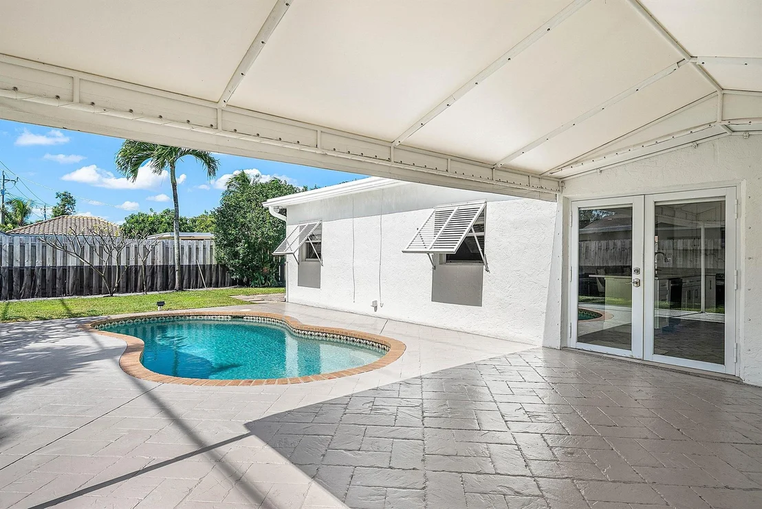 Photo of 530 Heron Drive