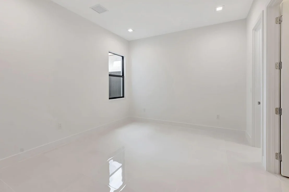 Photo of 9436 Riverside Park Drive