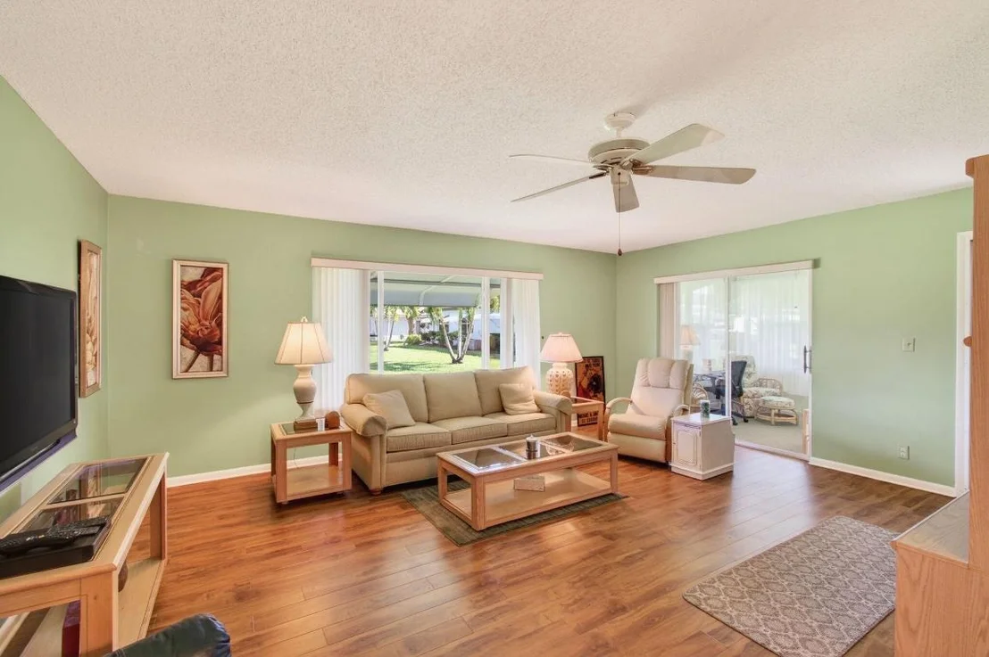 Photo of Unit D at 417 High Point Boulevard