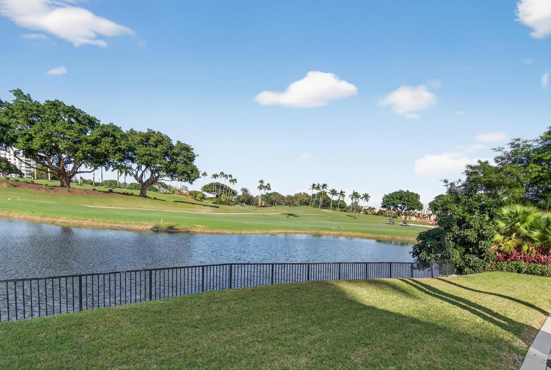 Photo of 331 MIZNER LAKE ESTATES Drive