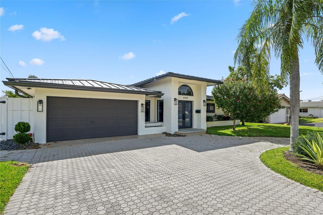 Photo of 440 SE 7th Avenue