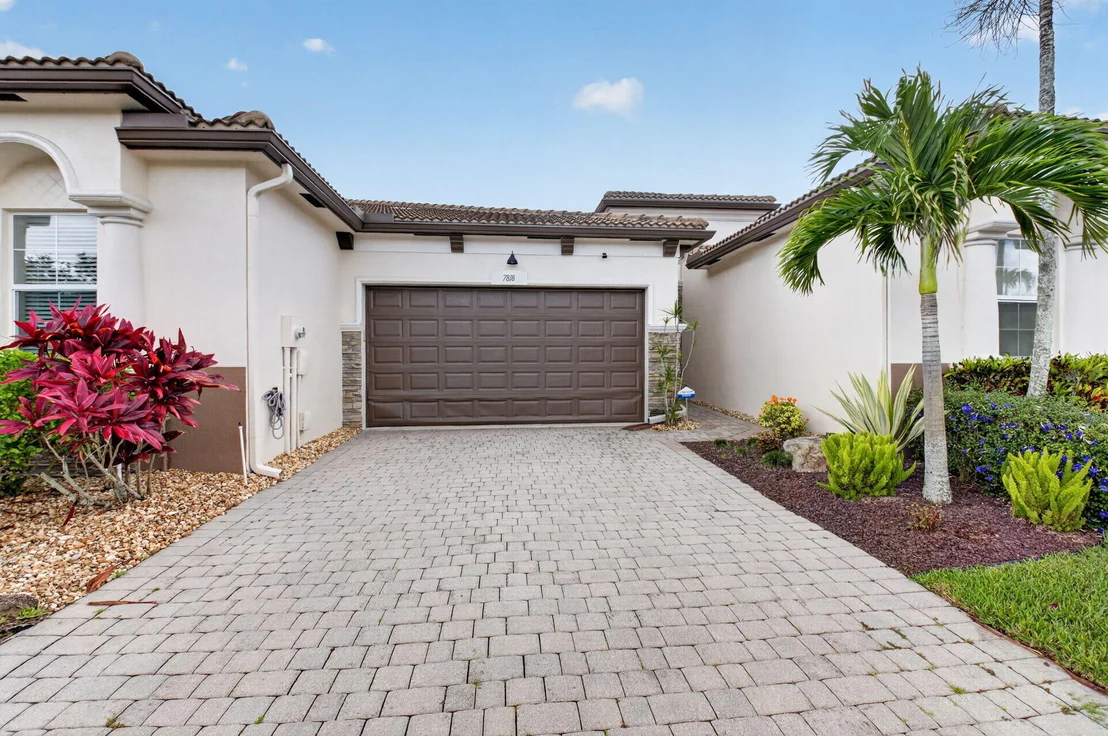 Photo of 7818 Serra Way