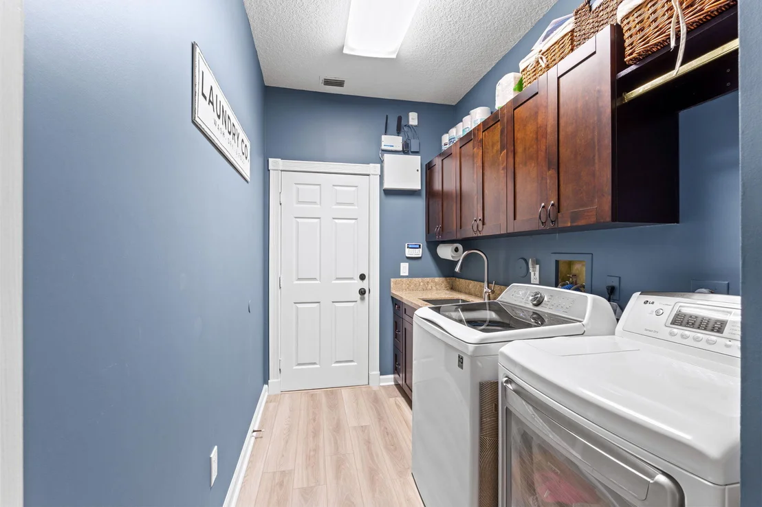 Photo of 21704 Fall River Drive