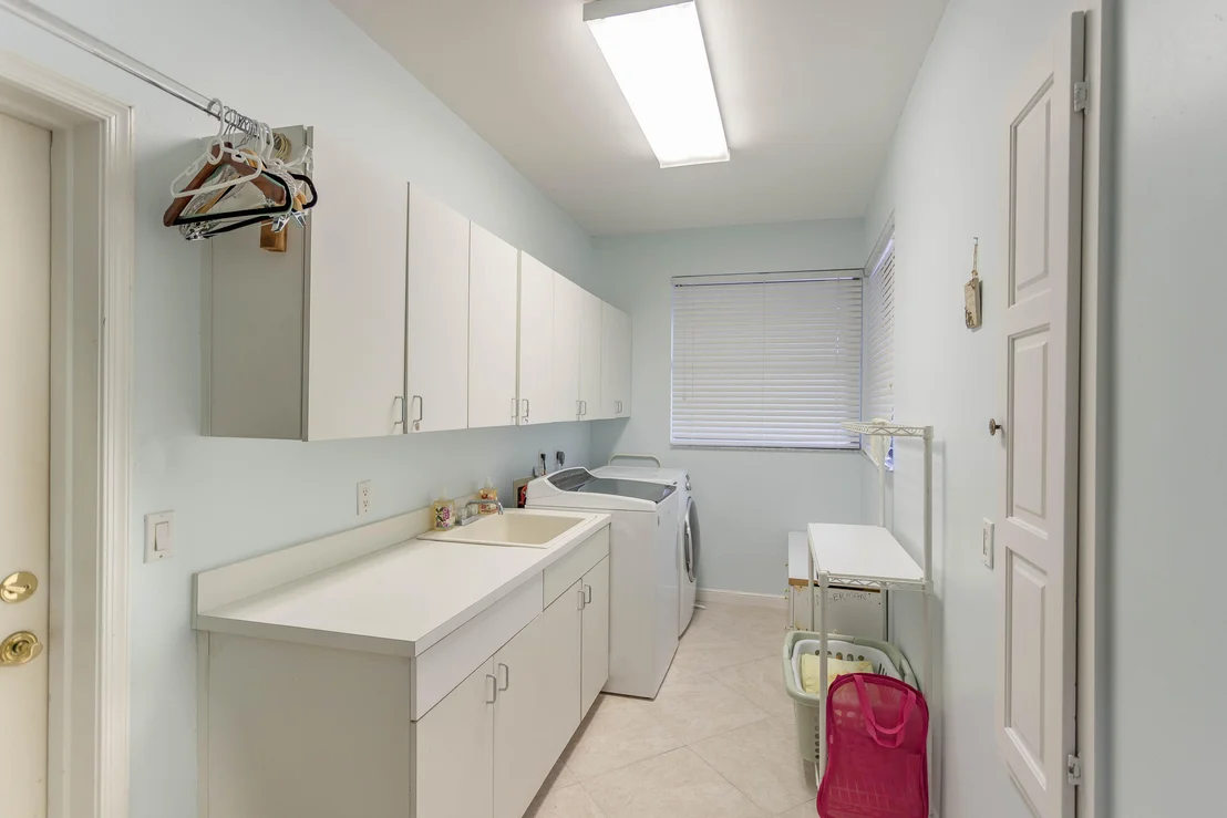 Photo of 4905 Oxford Circle