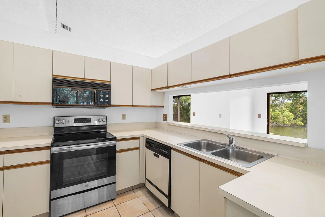 Photo of 9297 Laurel Green Drive