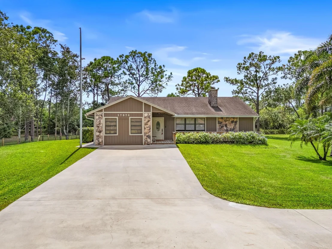 Photo of 17876 43rd Road N