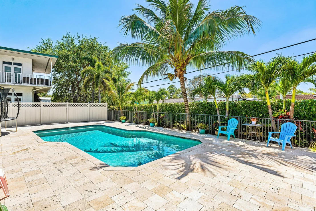 Photo of 1603 Crest Drive