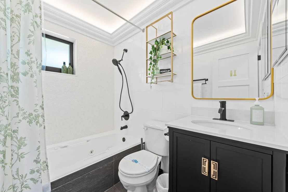 Photo of 581 SE 5th Avenue