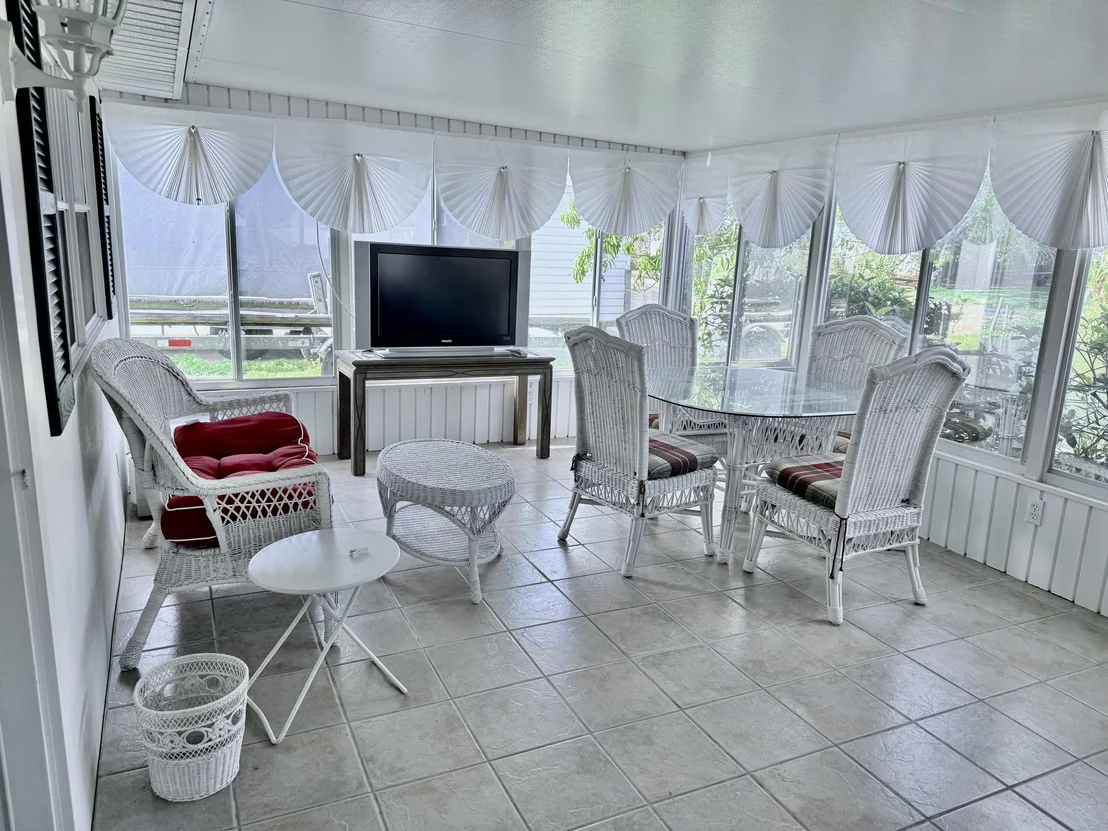 Photo of 1183 Canal Way