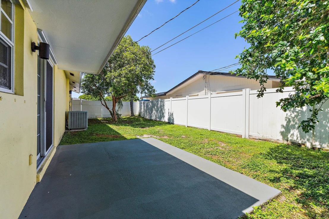 Photo of 678 Riverside Drive