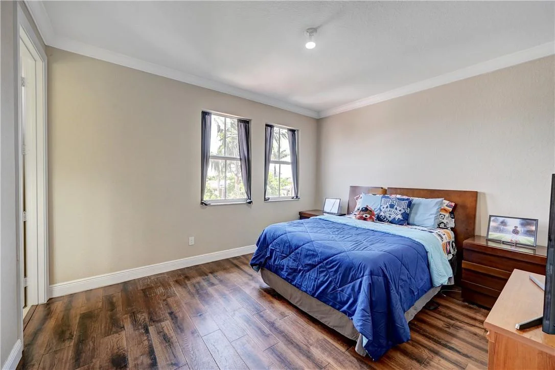 Photo of 8631 S Lakeside Bend