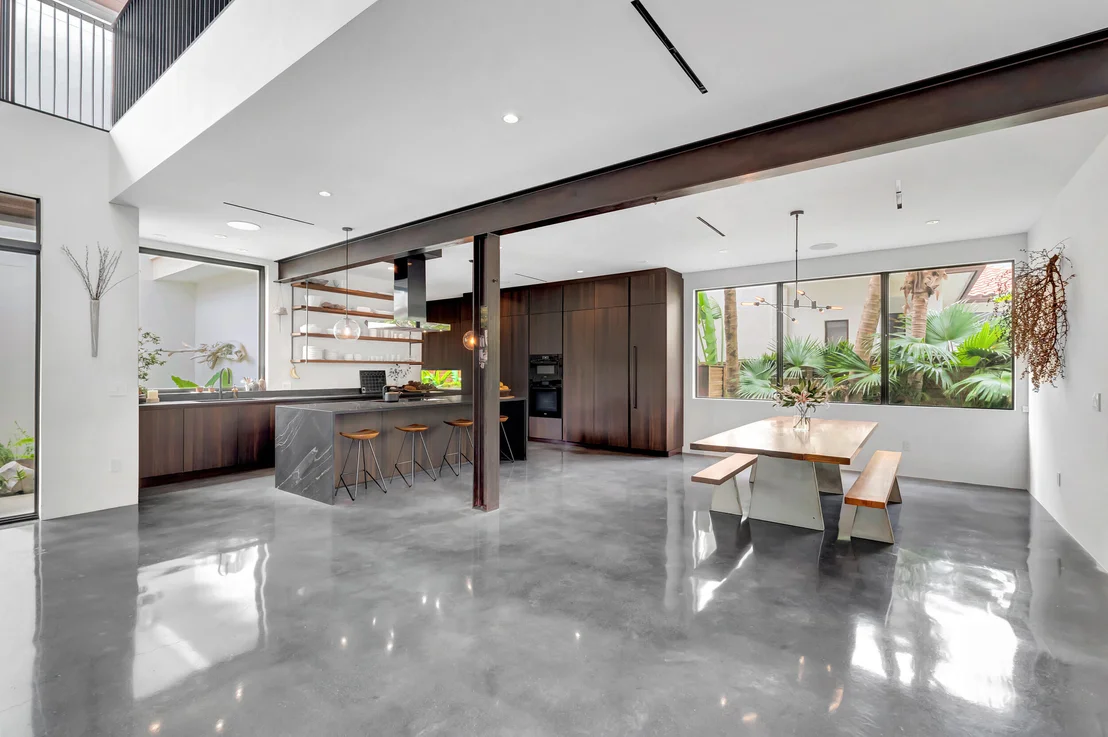 Photo of 3421 Beacon Street