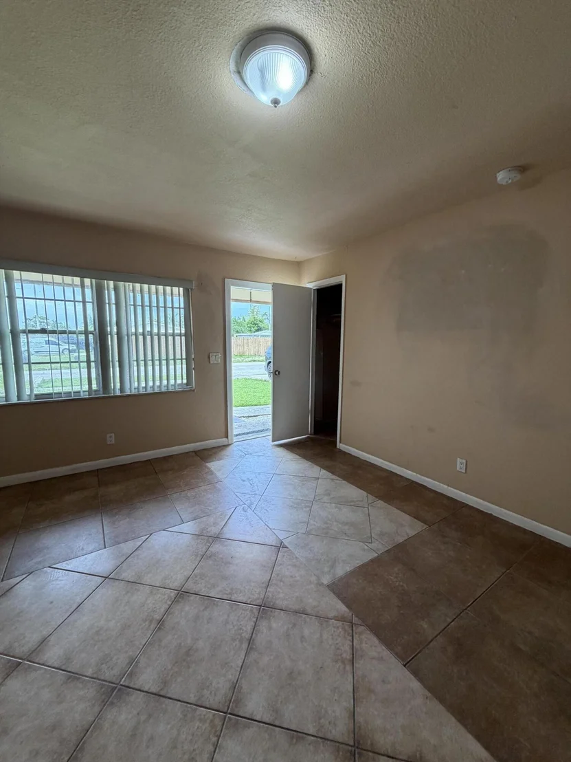 Photo of 3243 Grove Road