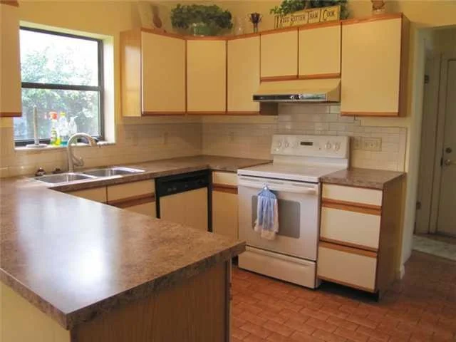 Photo of 916 Daffodil Drive