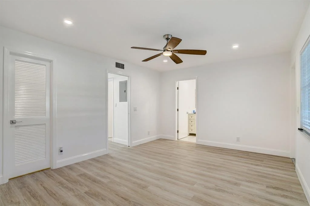 Photo of Unit B at 955 Circle Drive