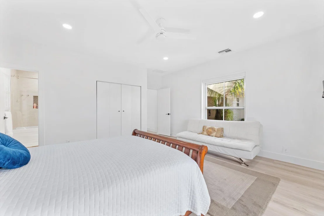 Photo of 872 Lilac Drive