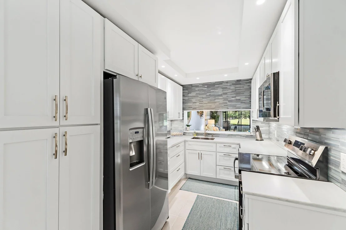 Photo of Unit F at 401 Pinecrest Circle